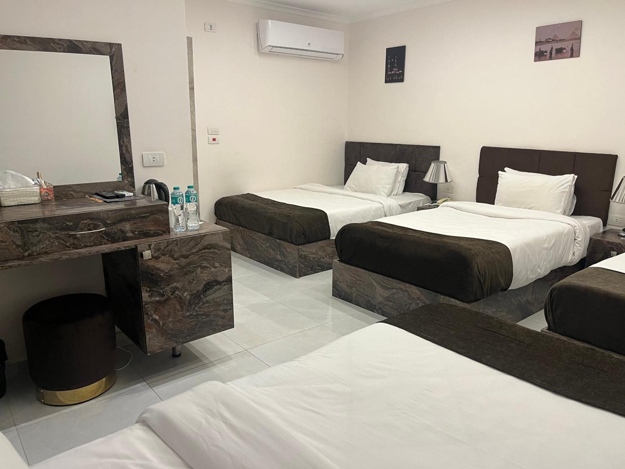 Shadow Pyramids Suites And Jacuzzi Kafrat al Jabal Luaran gambar